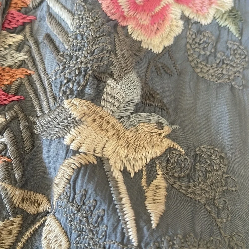 RARE - Johnny Was Mari Gray Embroidered Top - GUC style C14819-9 - Picture 6 of 14